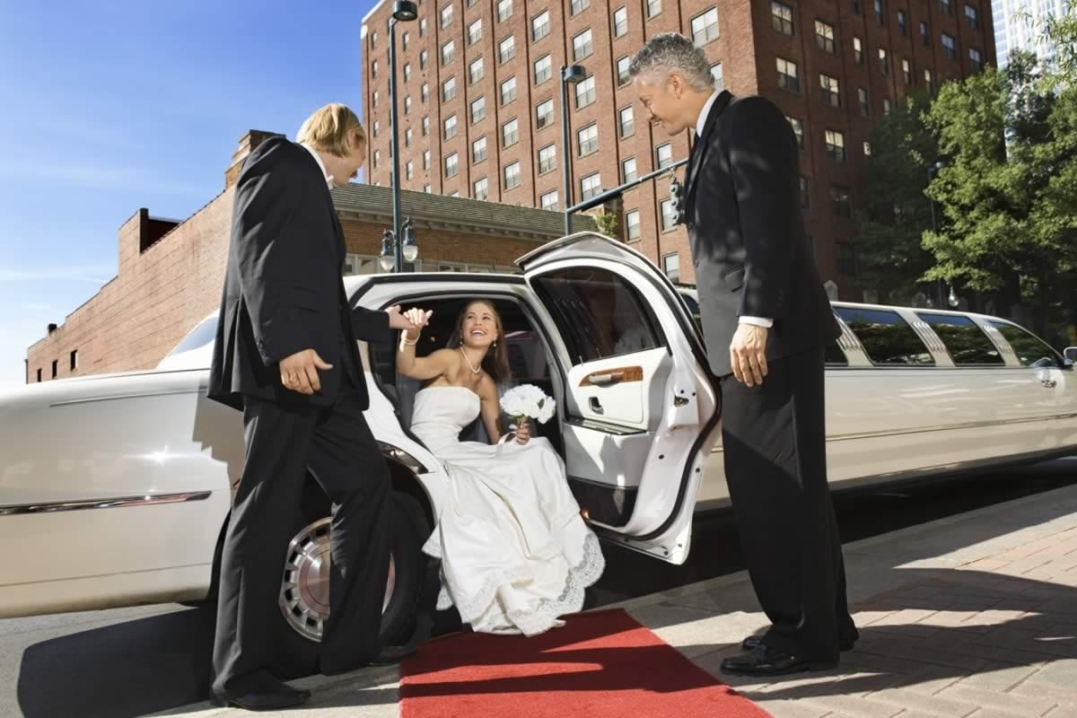 How Is Wedding Limo Boston Makes Your Events Memorable?